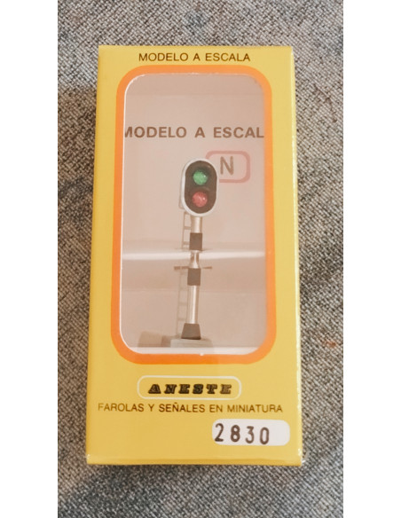 Two colours signal traffic light N