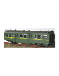 Coche de viajeros serie 7000 3ª clase con luces de cola Ep III-IV H0