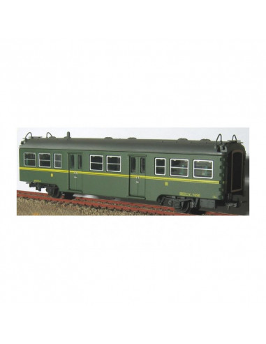 Coche de viajeros serie 7000 3ª clase con luces de cola Ep III-IV H0