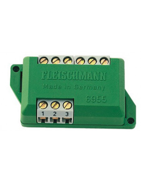 Universal relay with two exits