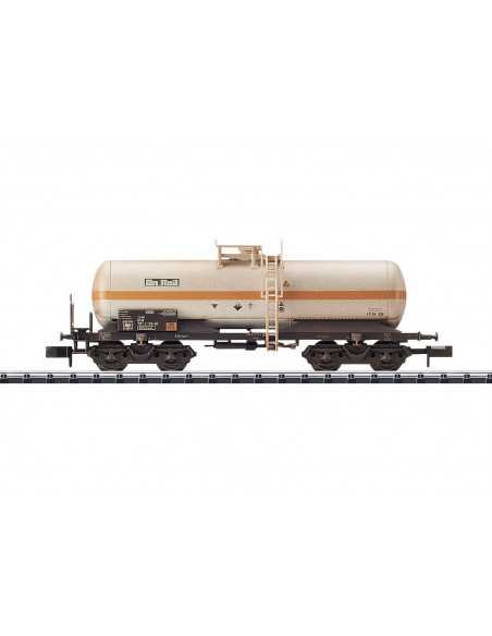 Chlorine Gas Tank wagon OnRail weathered Ep V N