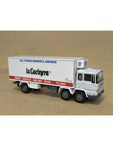KIT PEGASO 1083 LA COCINERA 1/87 H0